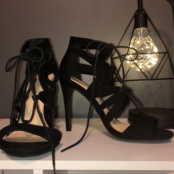 🔥Wild Diva Strappy Suede Heels🔥 - Picture 1 of 7